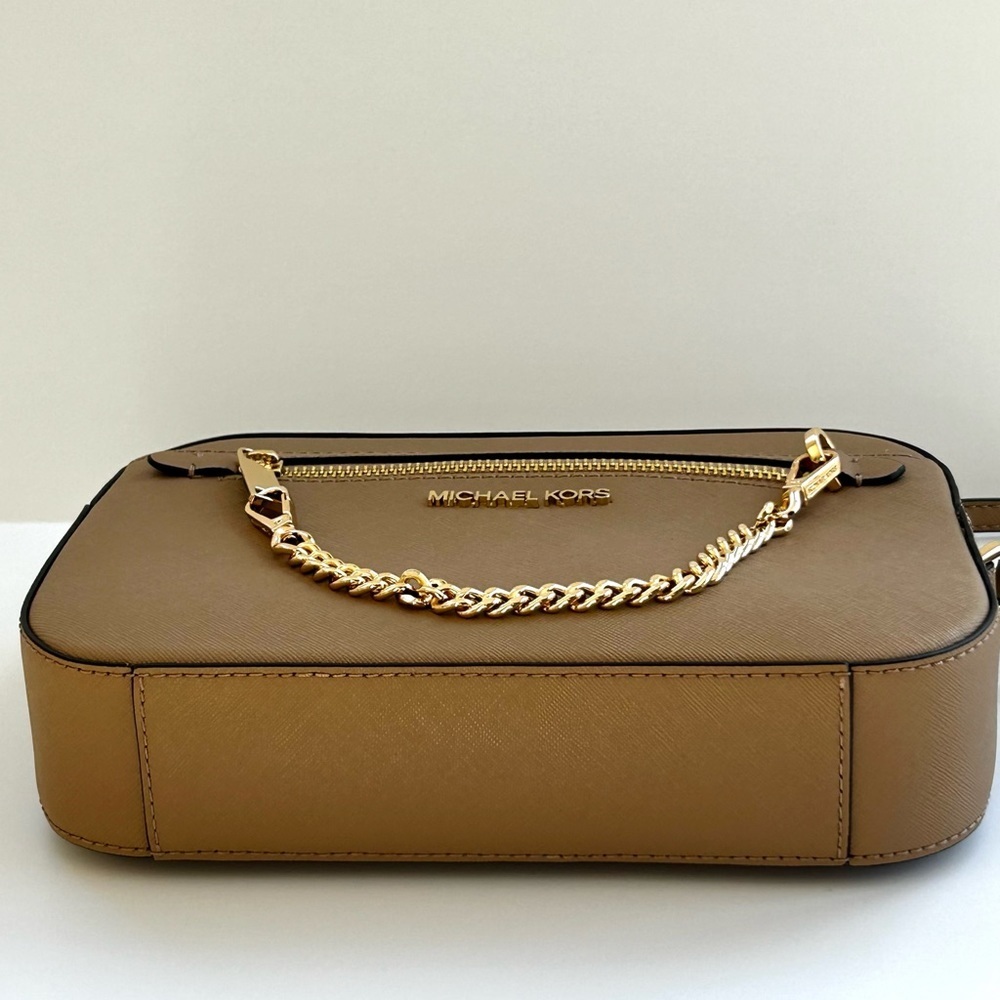 🌸NWT Michael Kors Jet Set Large Camel Crossbody With Chain - Picture 10 of 13
